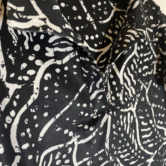 Chicos Top Womens 1 Medium Black White Flouncy Ruffle Sleeve V-Neck Boho Classic - Picture 6 of 16